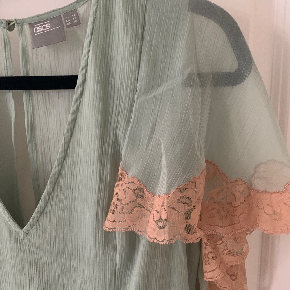 Lace trim capelet chiffon dress